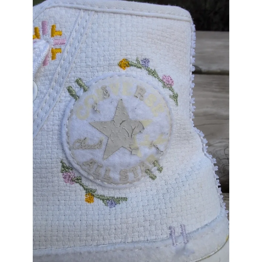 Converse Chuck Taylor White High Lift  Sneakers Floral Embroidery Women Sz  6.5 - Picture 8 of 9